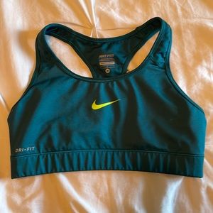 Nike swoosh sports bra M